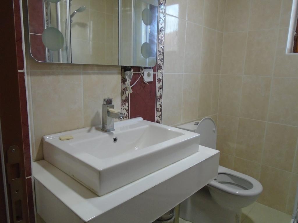 Oezkonak Hotel Ancara Quarto foto